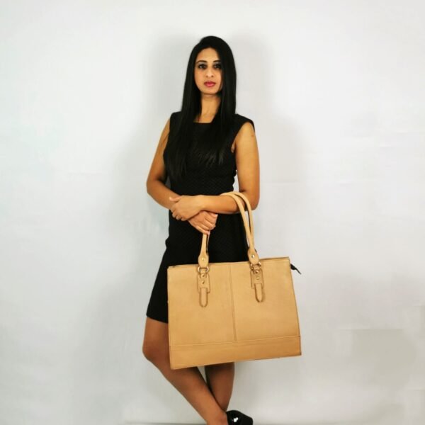 The Signature 17" Bag, Beige - Image 2