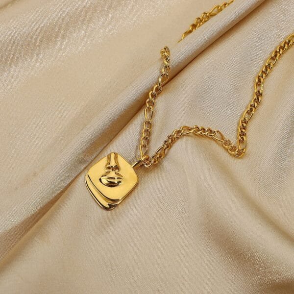 Canadian Designer Abstract Body Face Pendant Necklace Ladies - Image 8
